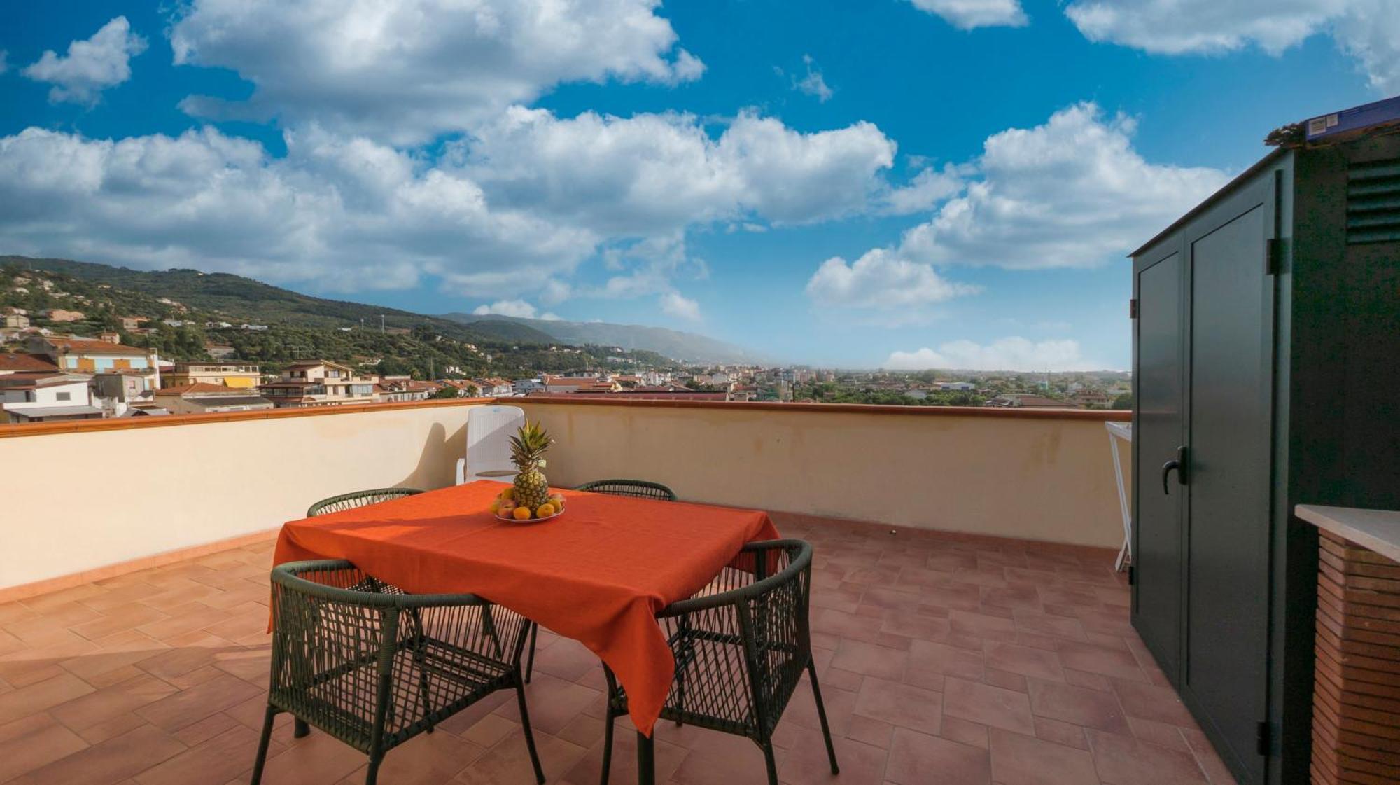 Magico Apartments - 450M Dalla Spiaggia Капо-д'Орландо Экстерьер фото
