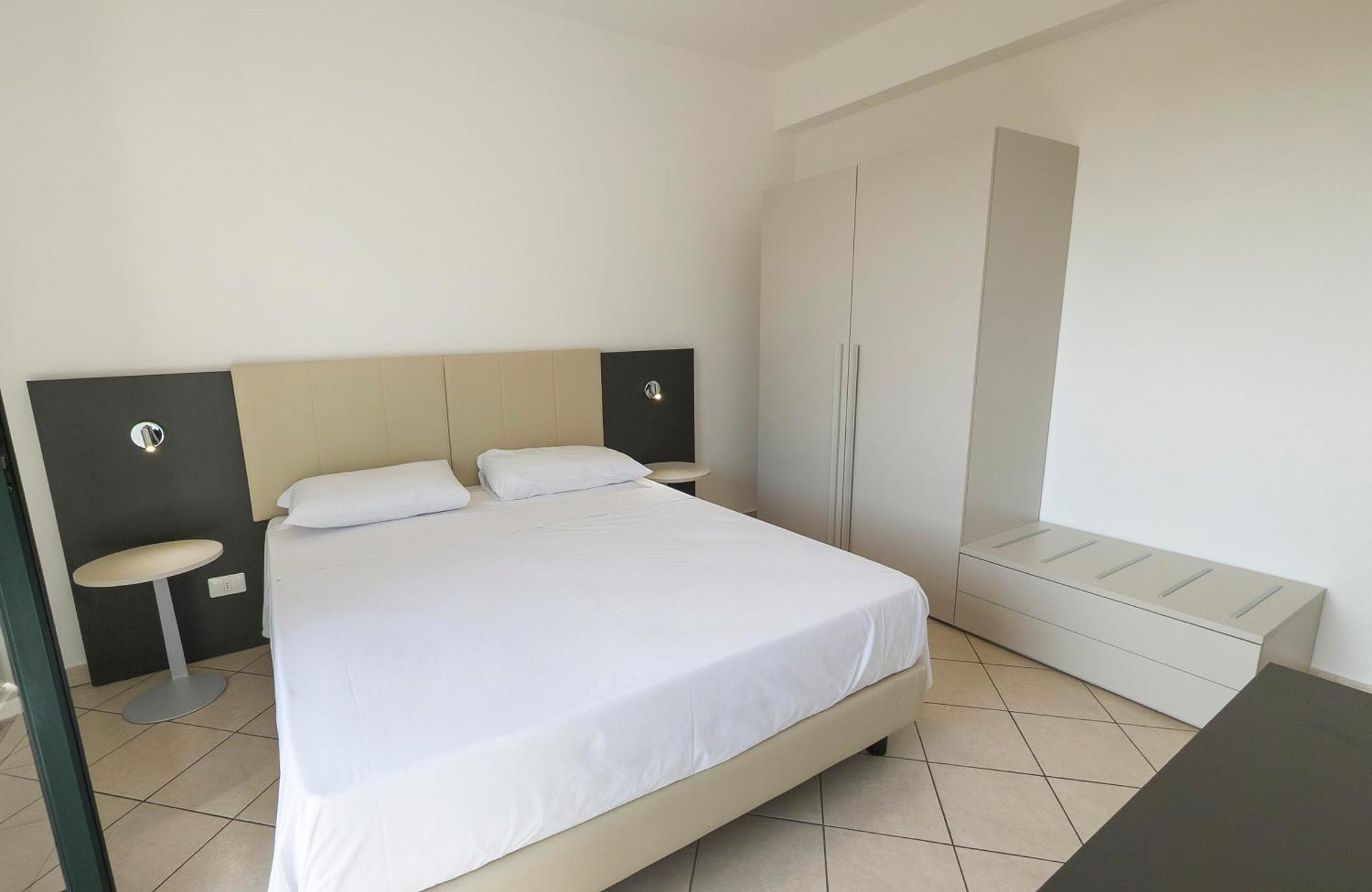 Magico Apartments - 450M Dalla Spiaggia Капо-д'Орландо Экстерьер фото