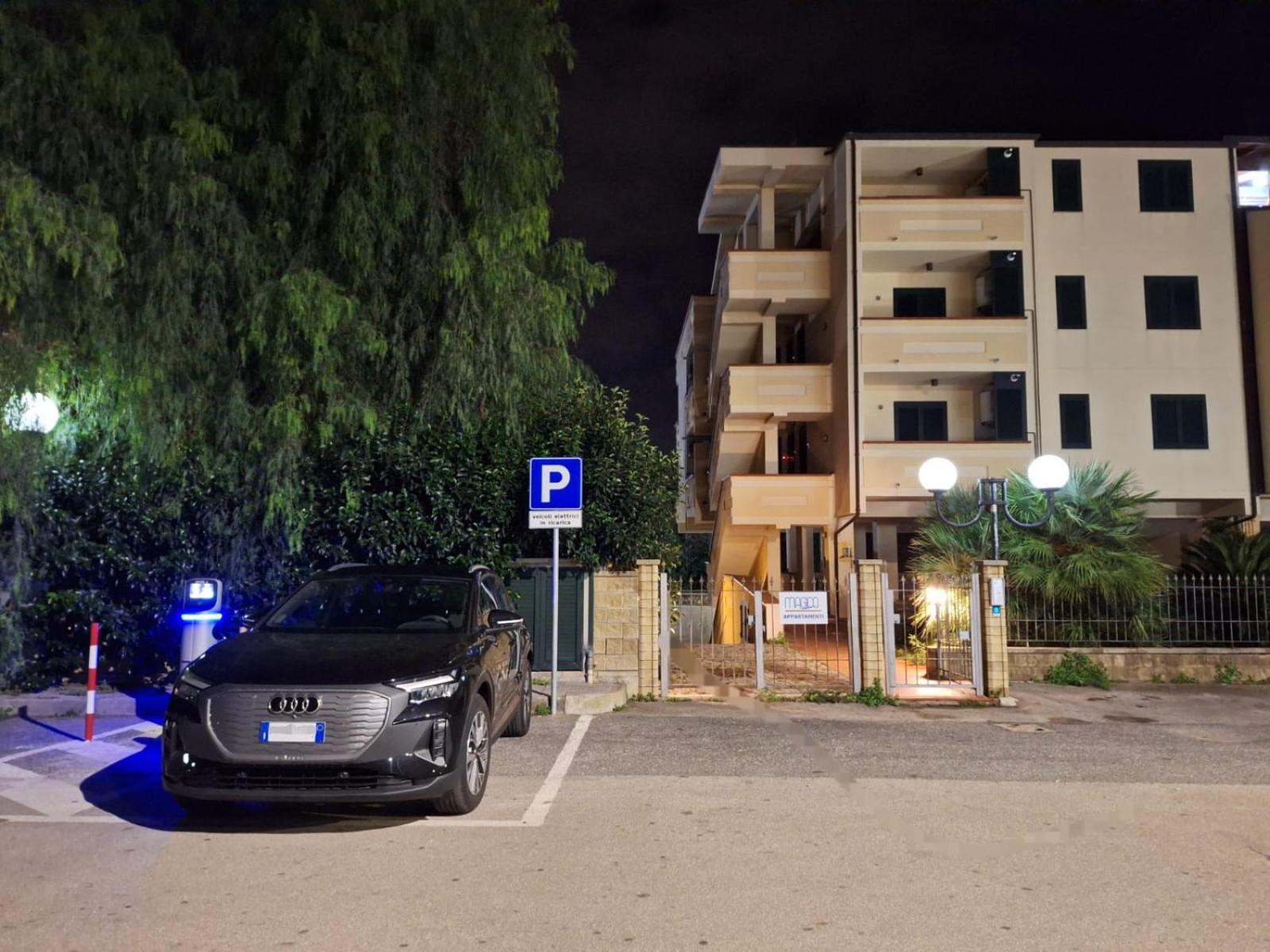 Magico Apartments - 450M Dalla Spiaggia Капо-д'Орландо Экстерьер фото
