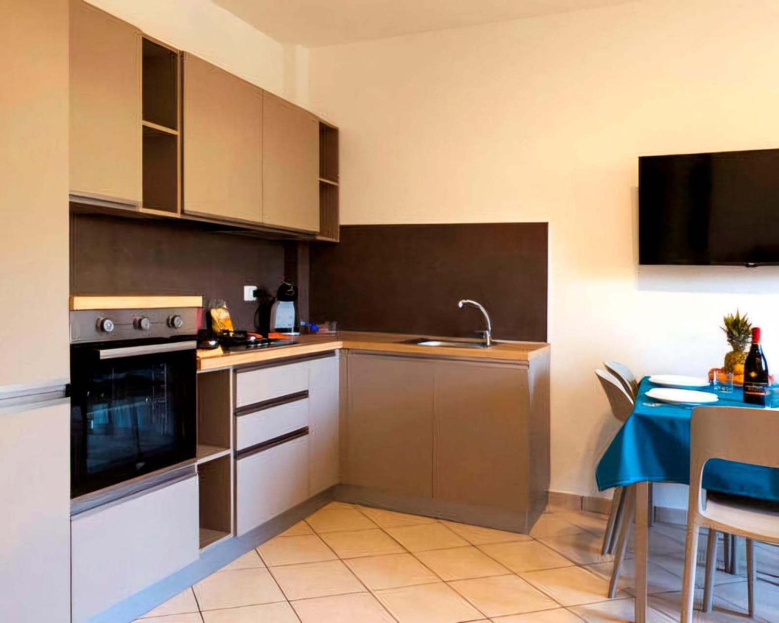 Magico Apartments - 450M Dalla Spiaggia Капо-д'Орландо Экстерьер фото
